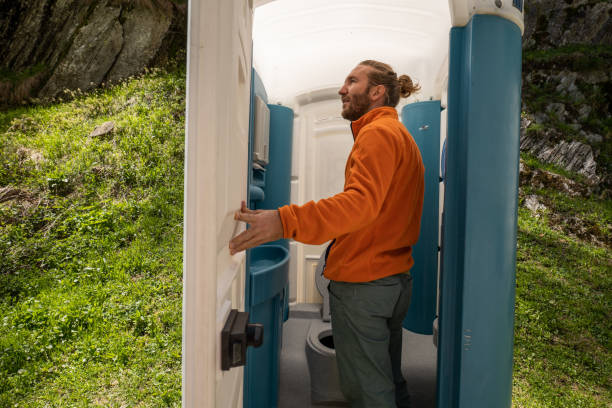 Best Restroom trailer rental cost  in Laureles, TX