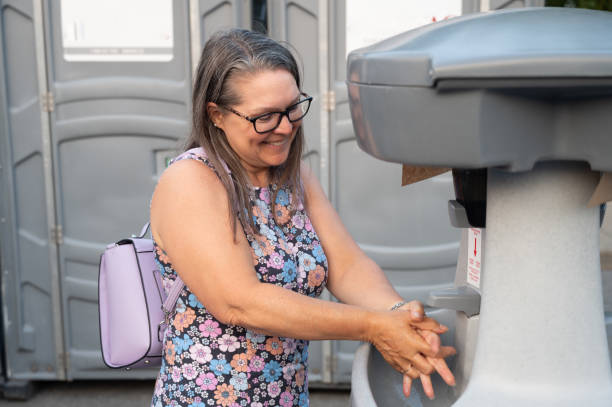 Portable Toilet Options We Offer in Laureles, TX